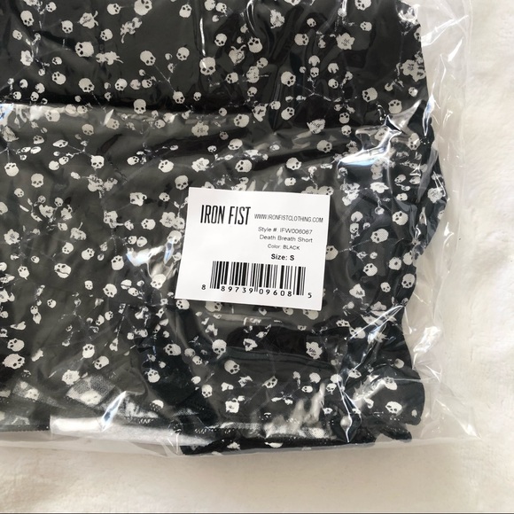 Iron Fist Black Death Breath Skull Shorts SMALL - Picture 2 of 6